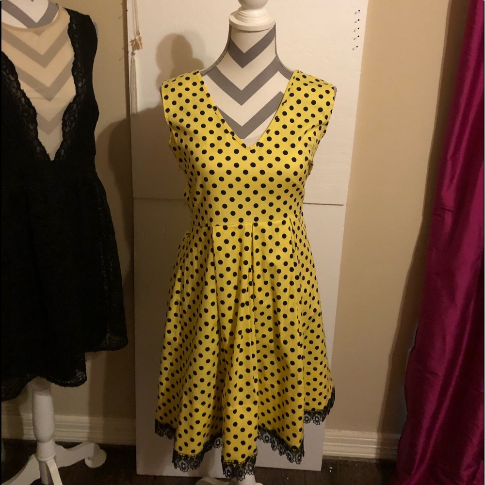 Vintage inspired boutique dress. Yellow & Black